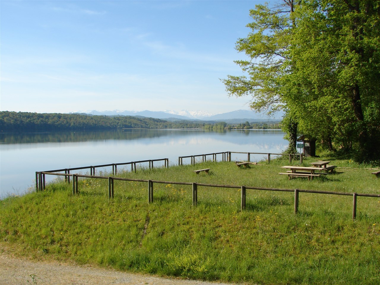 picnique au lac de Puydarrieux