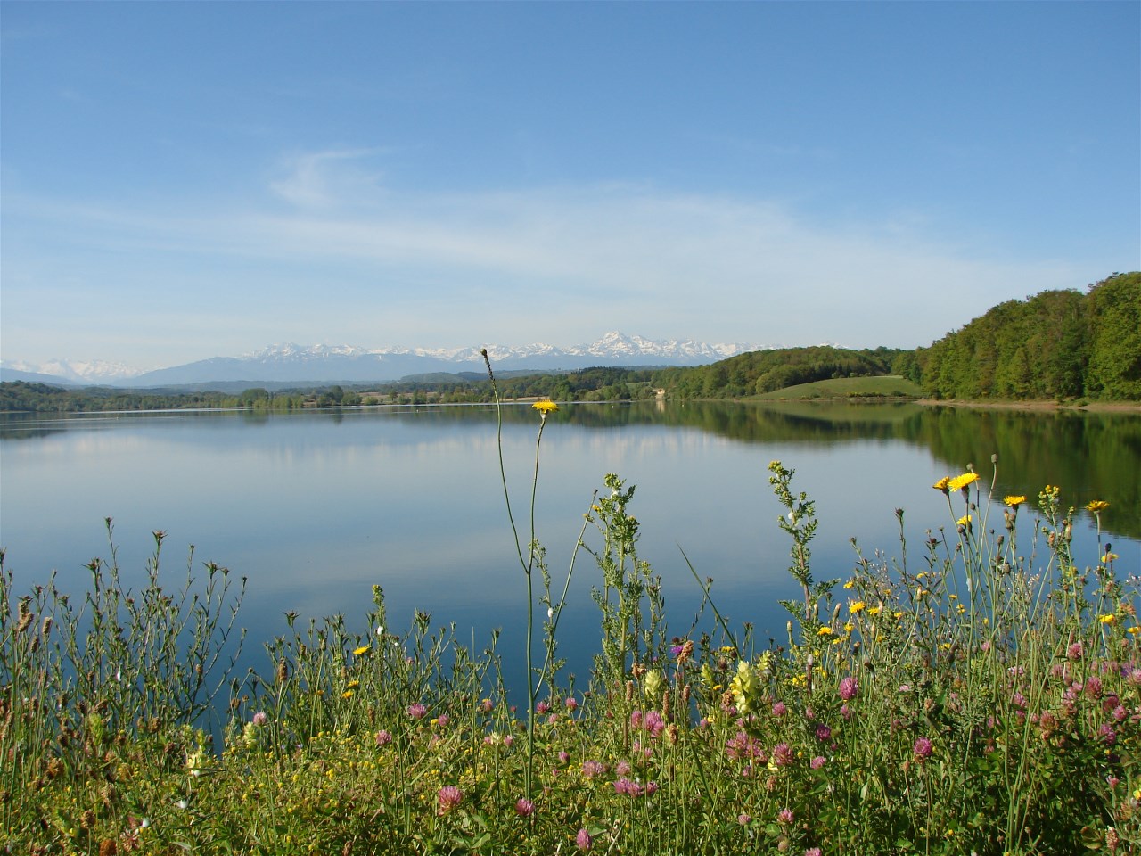 Lac de Puydarrieux, proche du gite rural 